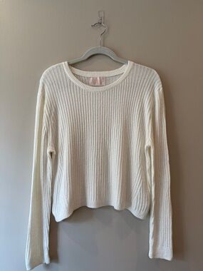 Classic Ribbed Crewneck Sweater - Cream